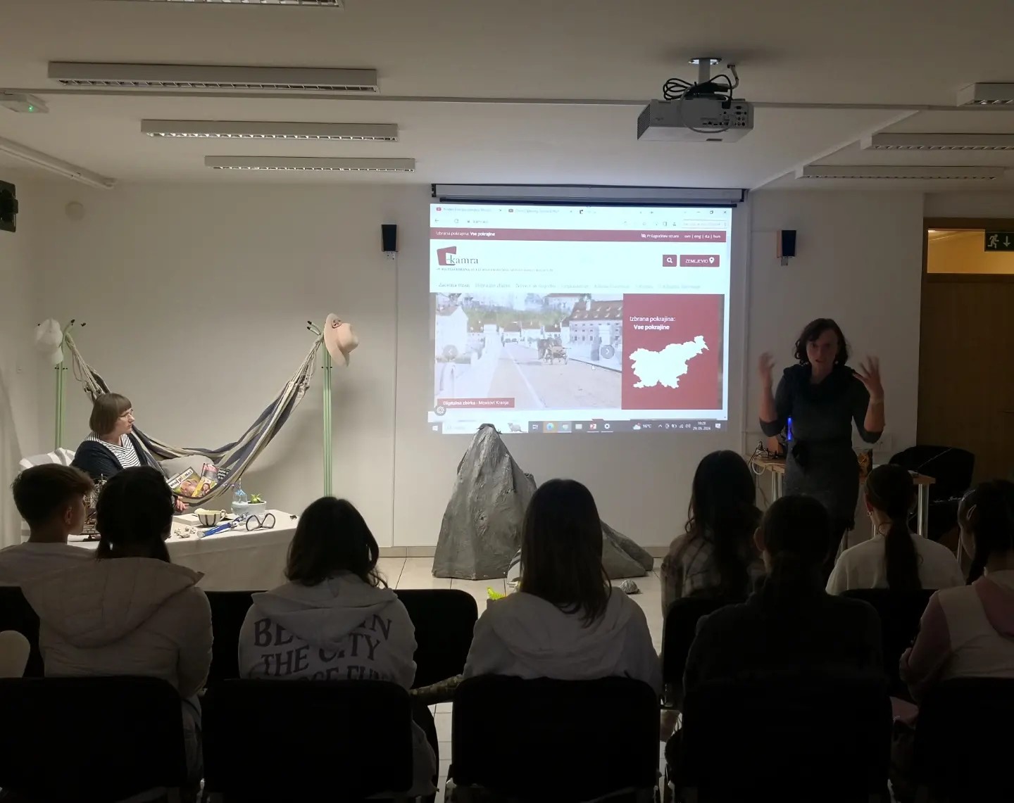 Rastem s knjigo Kamra